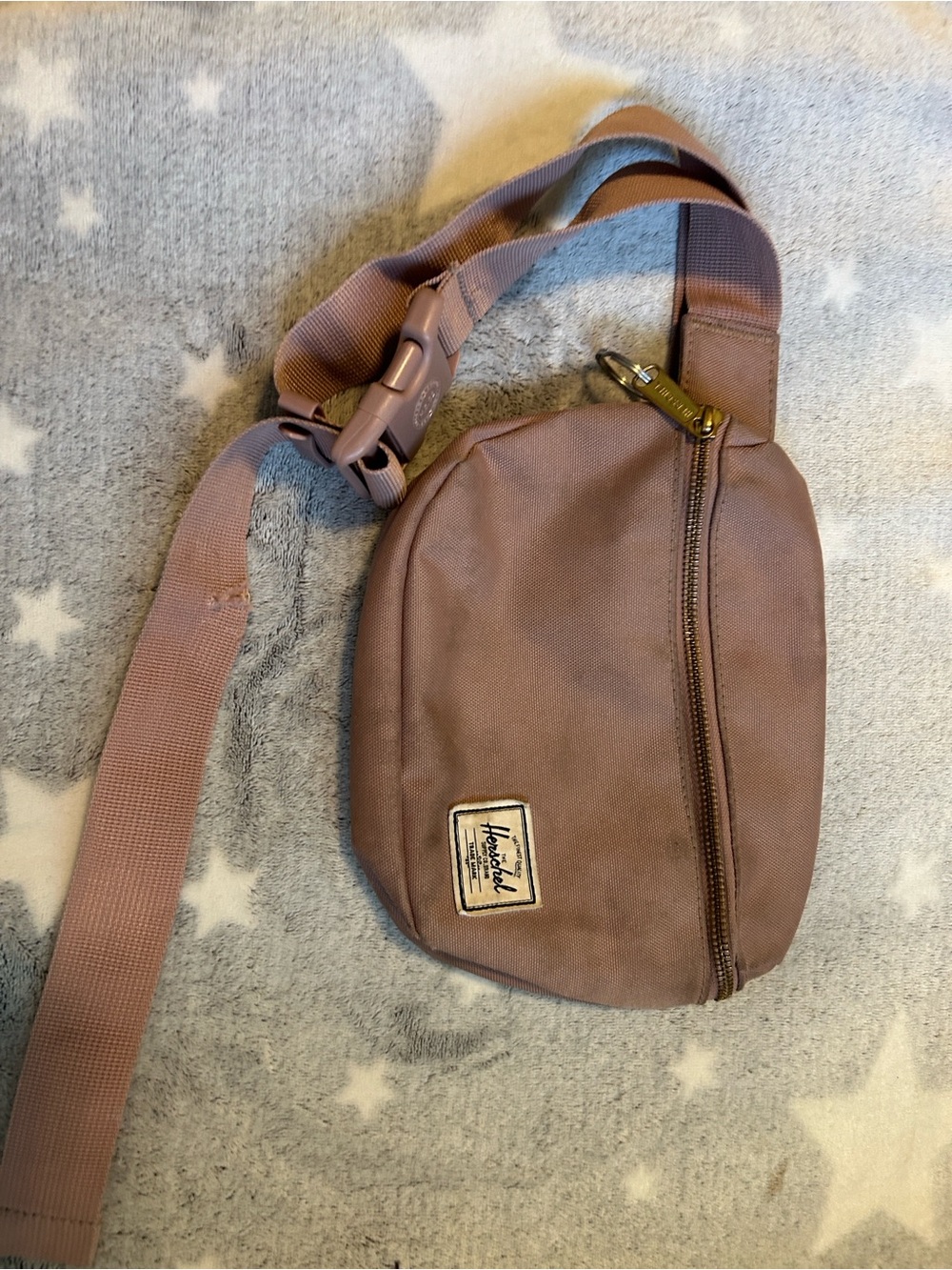 Herschel Supply Company mauve hip pack